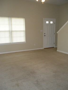 1800 Weatherwood Ave - Photo 3 of 13