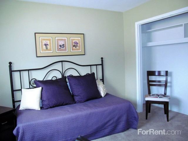 Independence Green Apartments - Photo 3 of 32