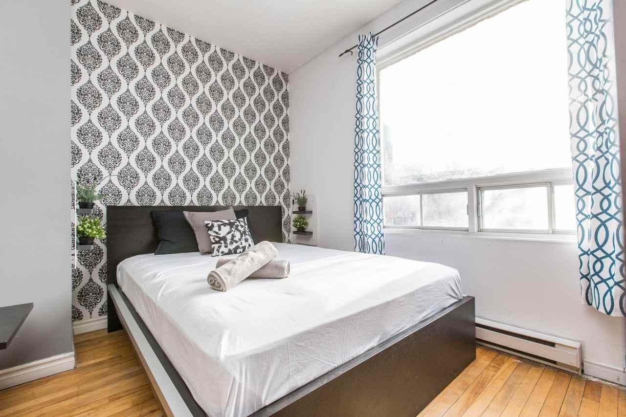 4601 Avenue du Parc - Photo 2 of 9