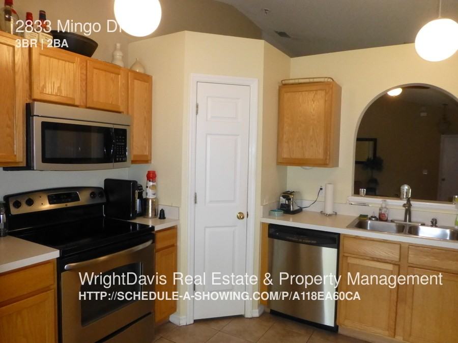 2833 Mingo Dr - Photo 3 of 12