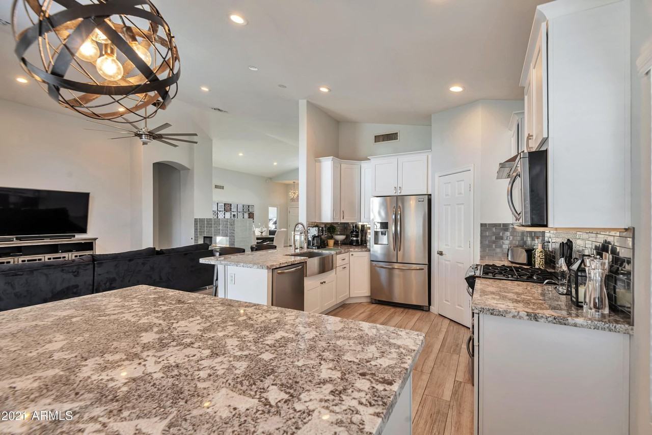 4536 East Rowel Road - Photo 5 of 29