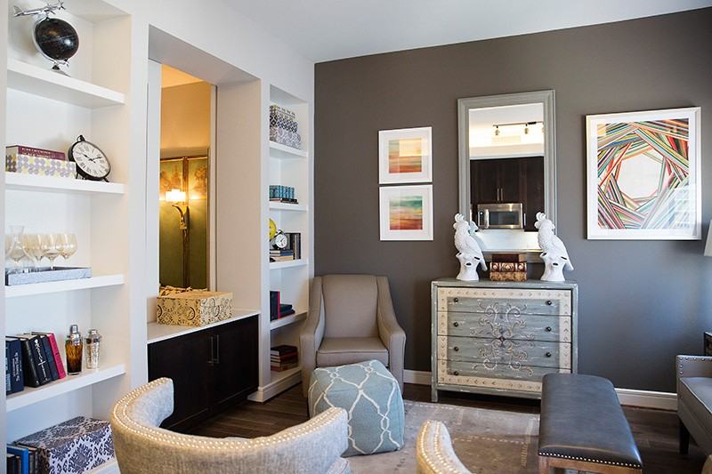 350 N St Paul St #s11