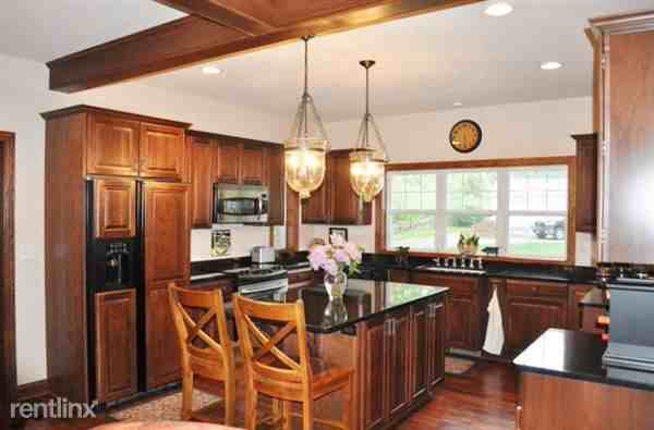 750 W Bradley Rd - Photo 2 of 10