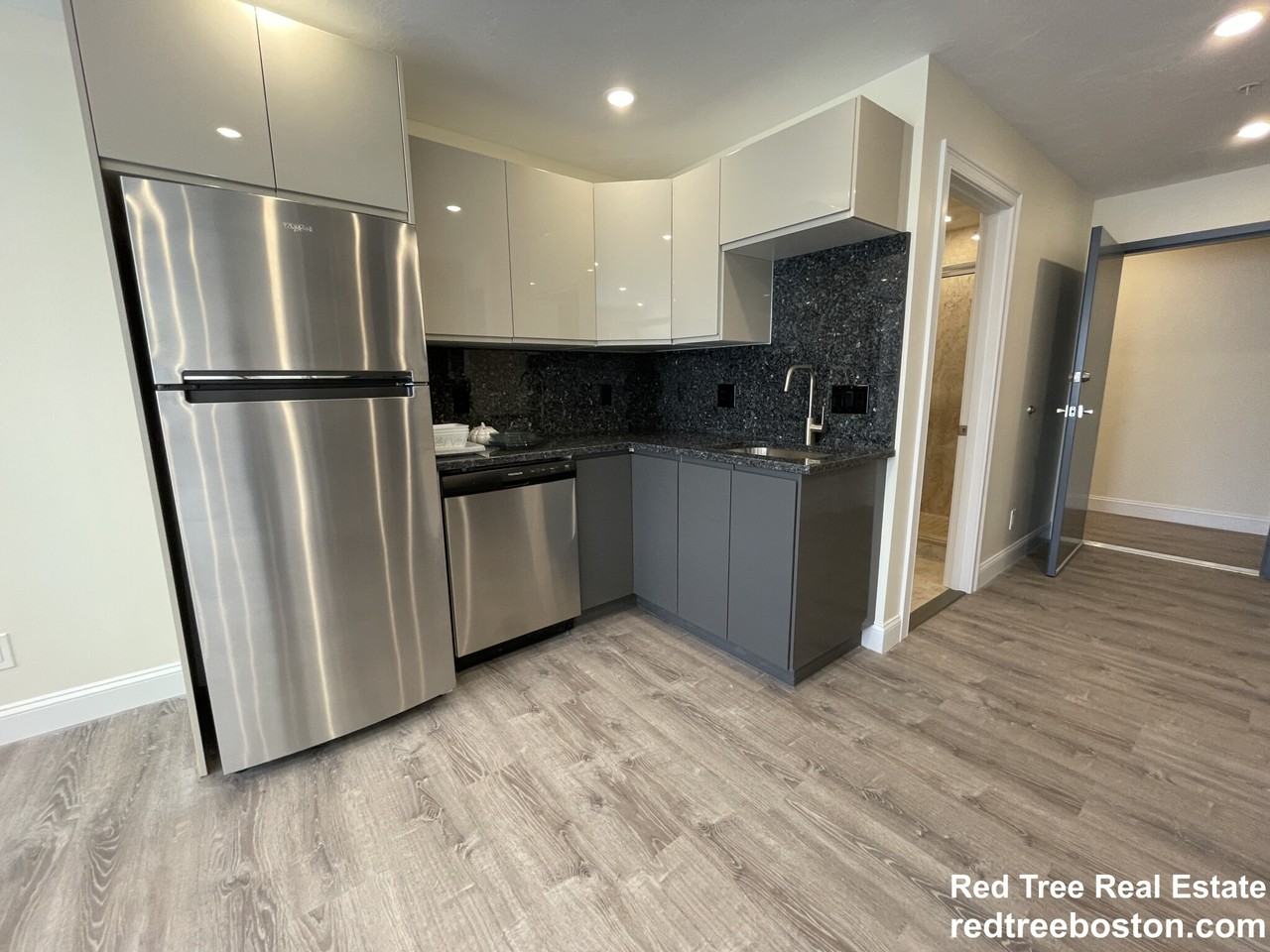 1028 Commonwealth Ave #201 - Photo 5 of 19