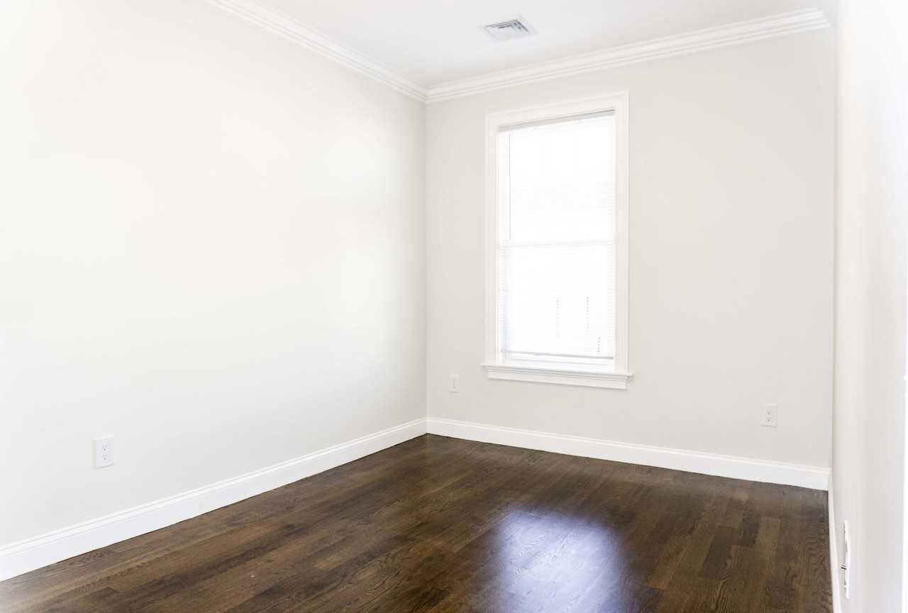 78 Morris St #2 - Photo 3 of 8