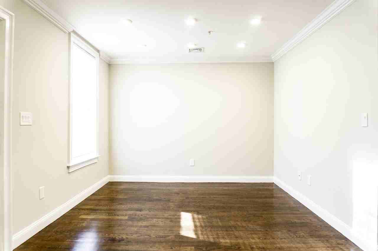 78 Morris St #2 - Photo 6 of 8