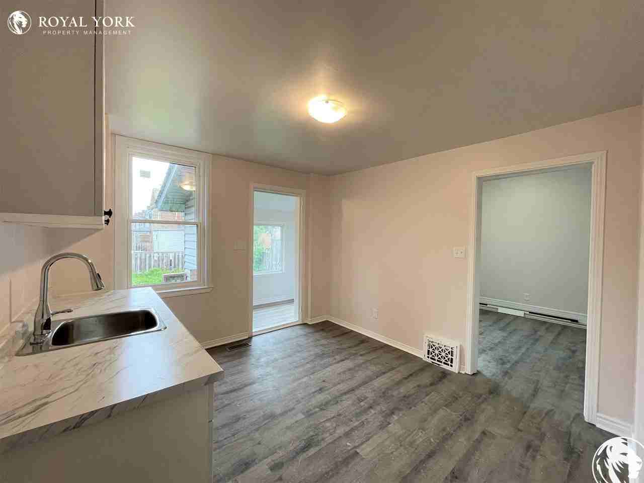 136 Adelaide Ave E #2 - Photo 3 of 27