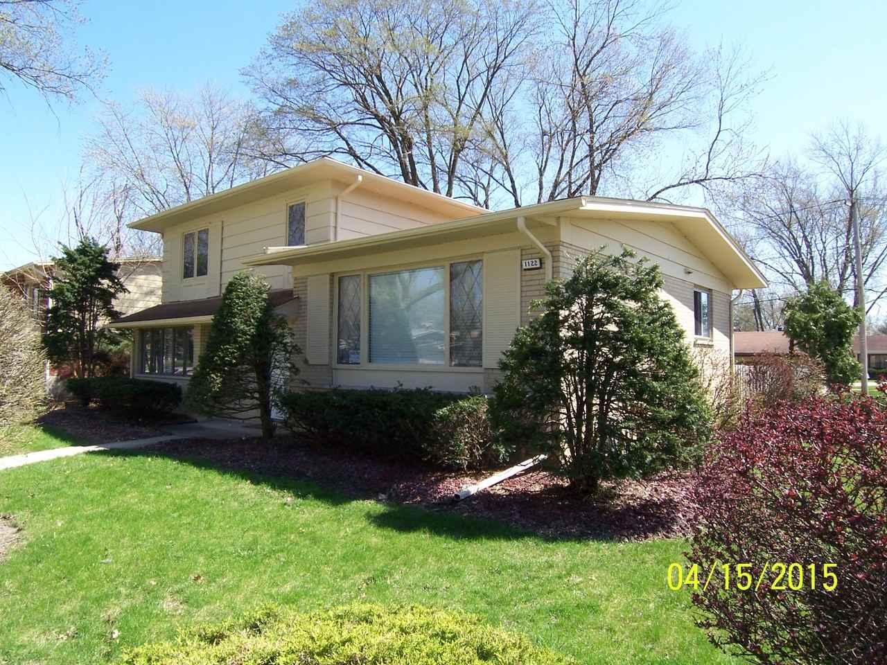 1122 Iowa St - Photo 2 of 13