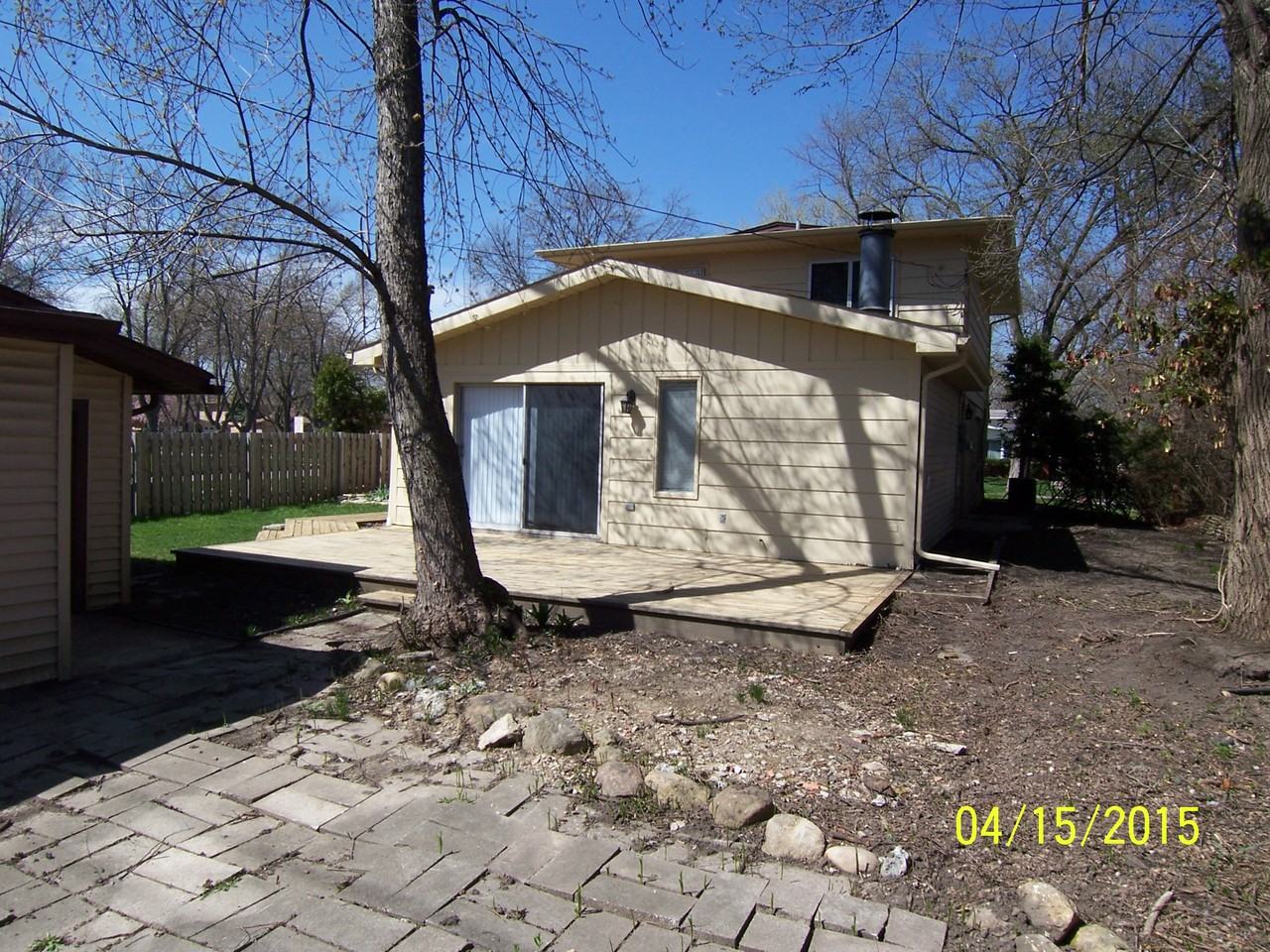 1122 Iowa St - Photo 3 of 13