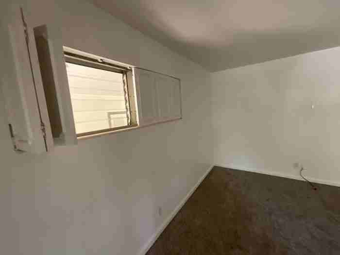 5085 Springhill Dr - Photo 3 of 20