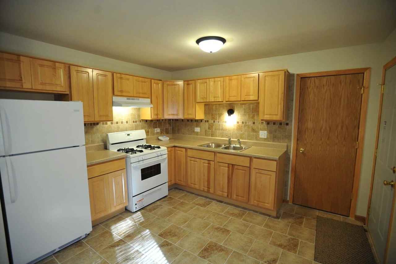 4227 Greenbrier Ln - Photo 2 of 6