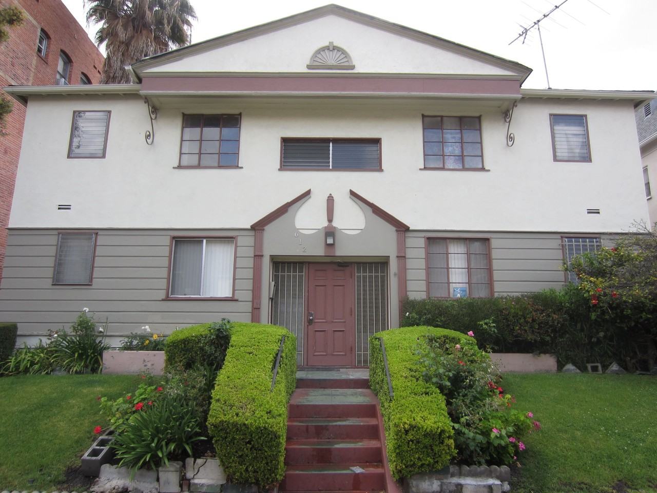 612 S. Dunsmuir - Photo 3 of 7