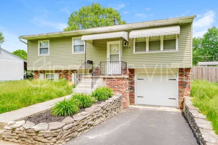 5034 Cryodon Blvd N - Photo 2 of 19