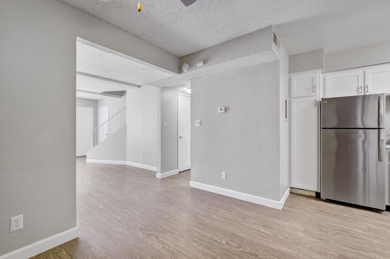 Waverly Flats - Photo 6 of 19