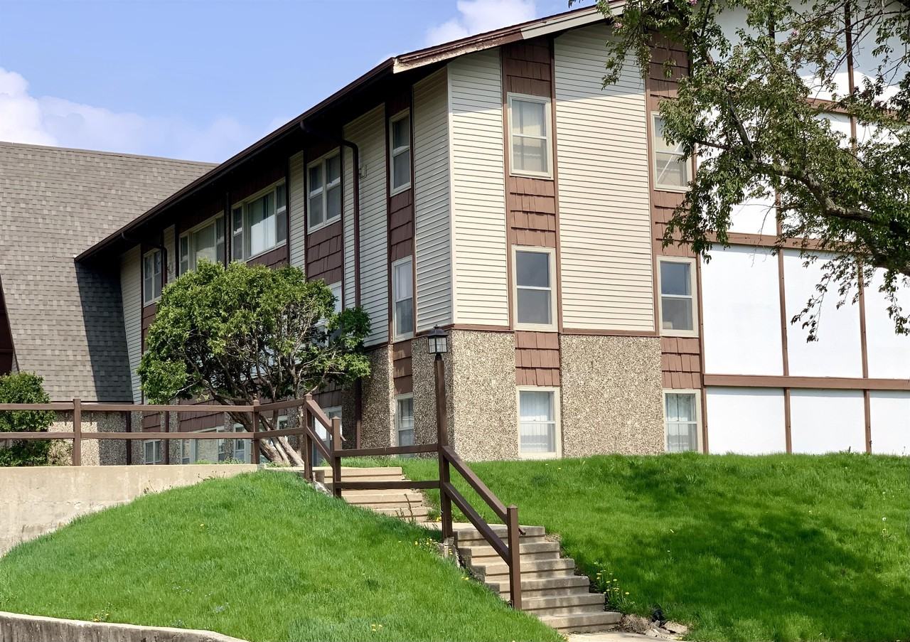 210 19th St Ne #10 - Photo 4 of 5