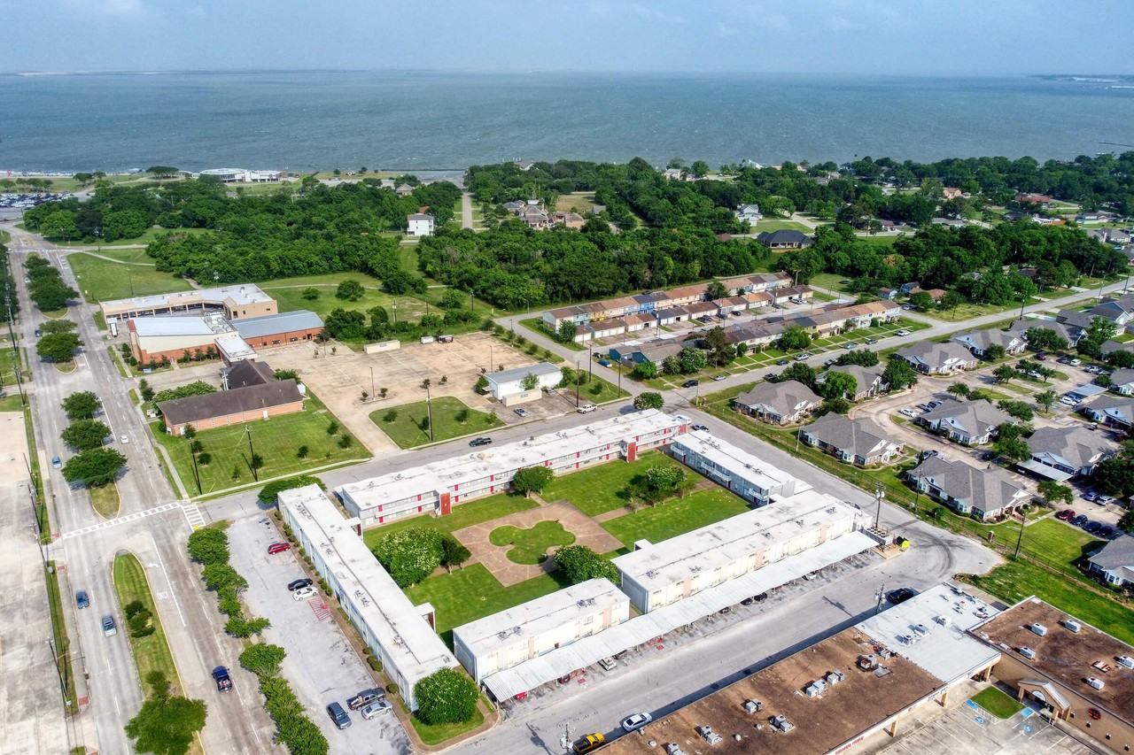 Tammie Jay Apartments - Photo 3 of 49