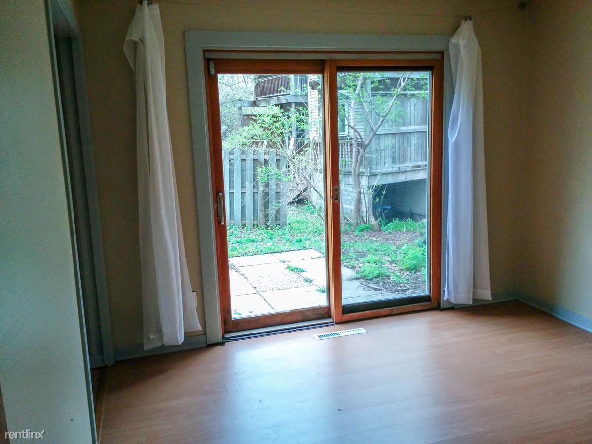 1556A Jones Dr - Photo 2 of 5