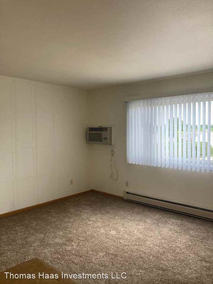 870 W Racine St  & 871 W Milwaukee St - Photo 2 of 16