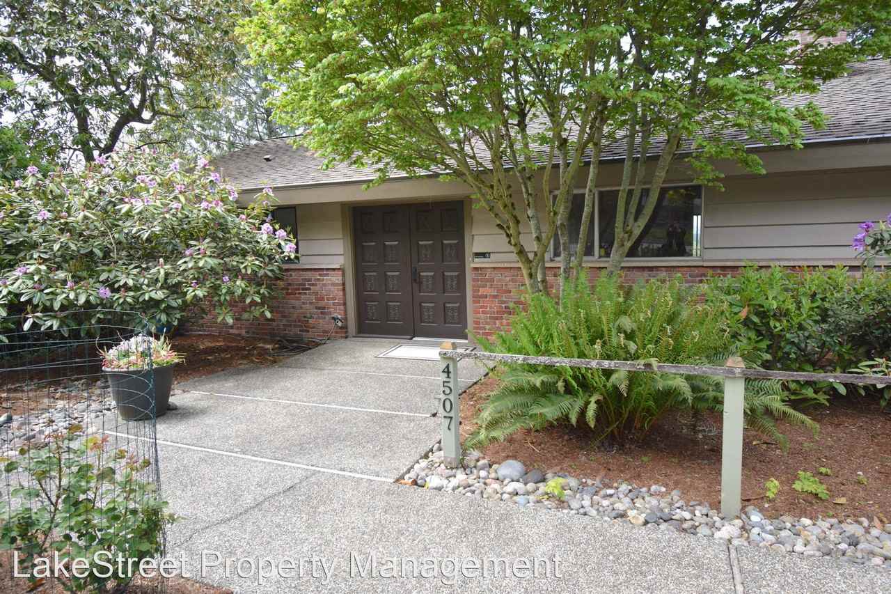 4507 105th Ave Ne - Photo 3 of 45