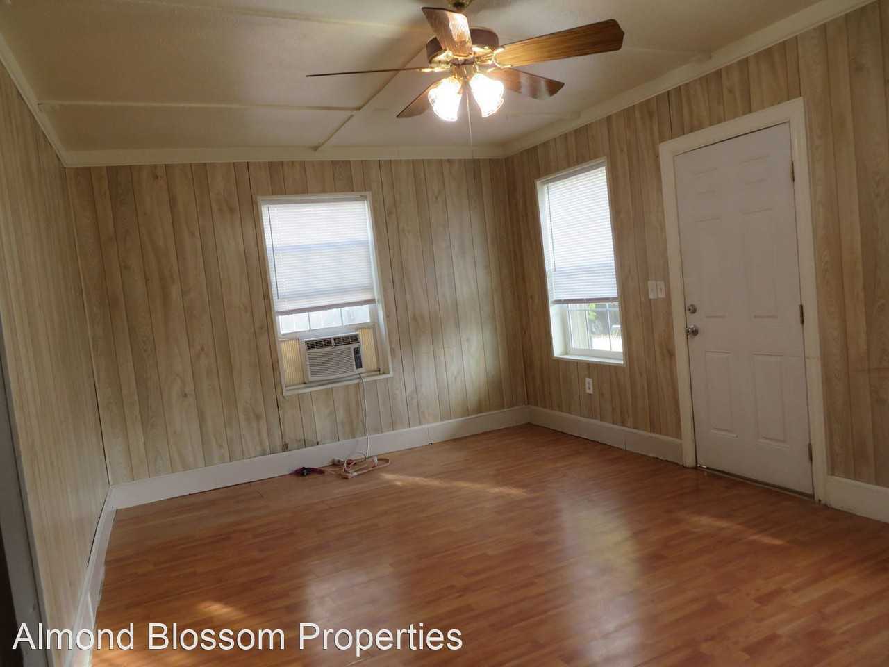 319 N Shasta St - Photo 3 of 14