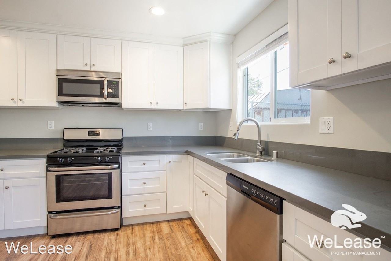 5028 70th St - Photo 3 of 23