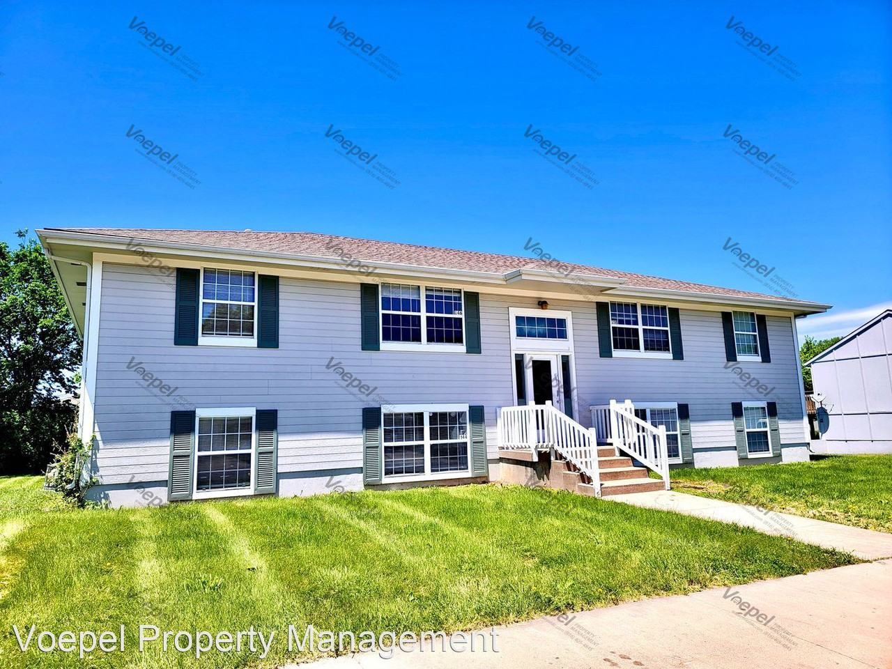 144 150 Crest Drive Apartments in Raymore, MO 64083 Zumper