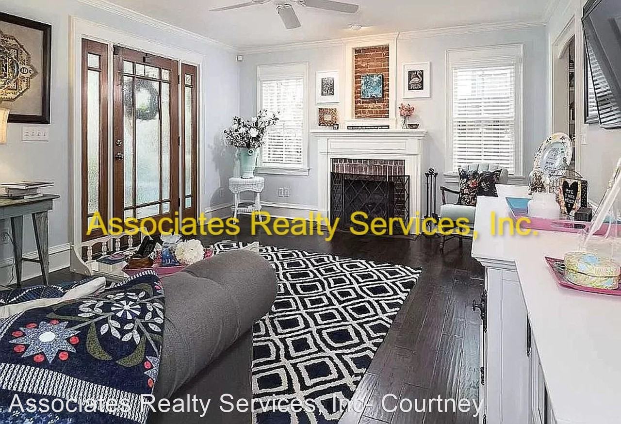 433 Se 7th St - Photo 3 of 17
