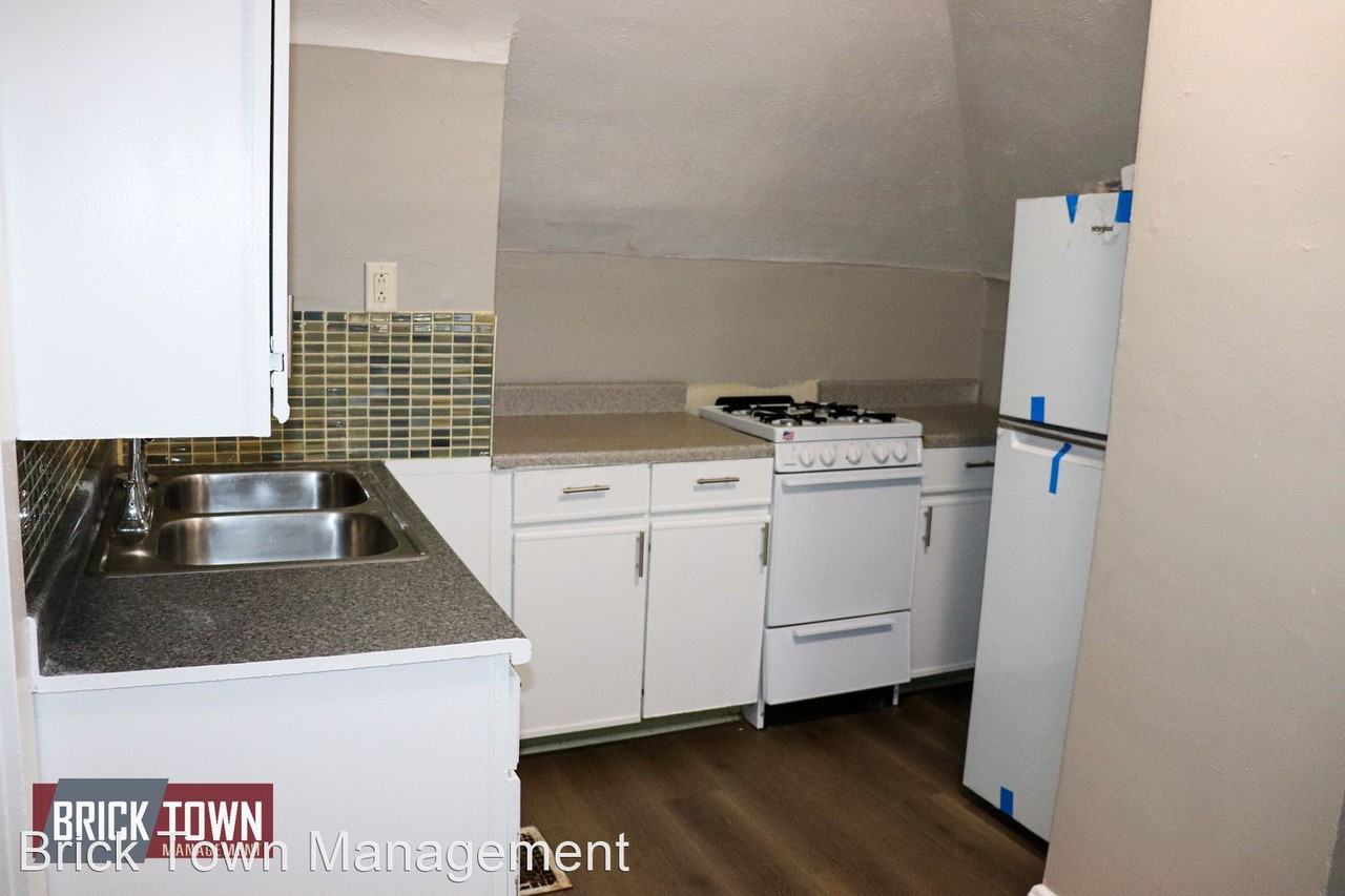 102 N 38th Ave - Photo 2 of 10