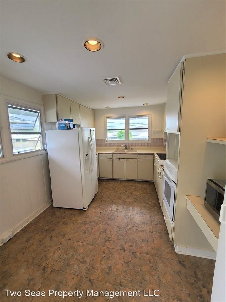 1223 Manulani St - Photo 3 of 6