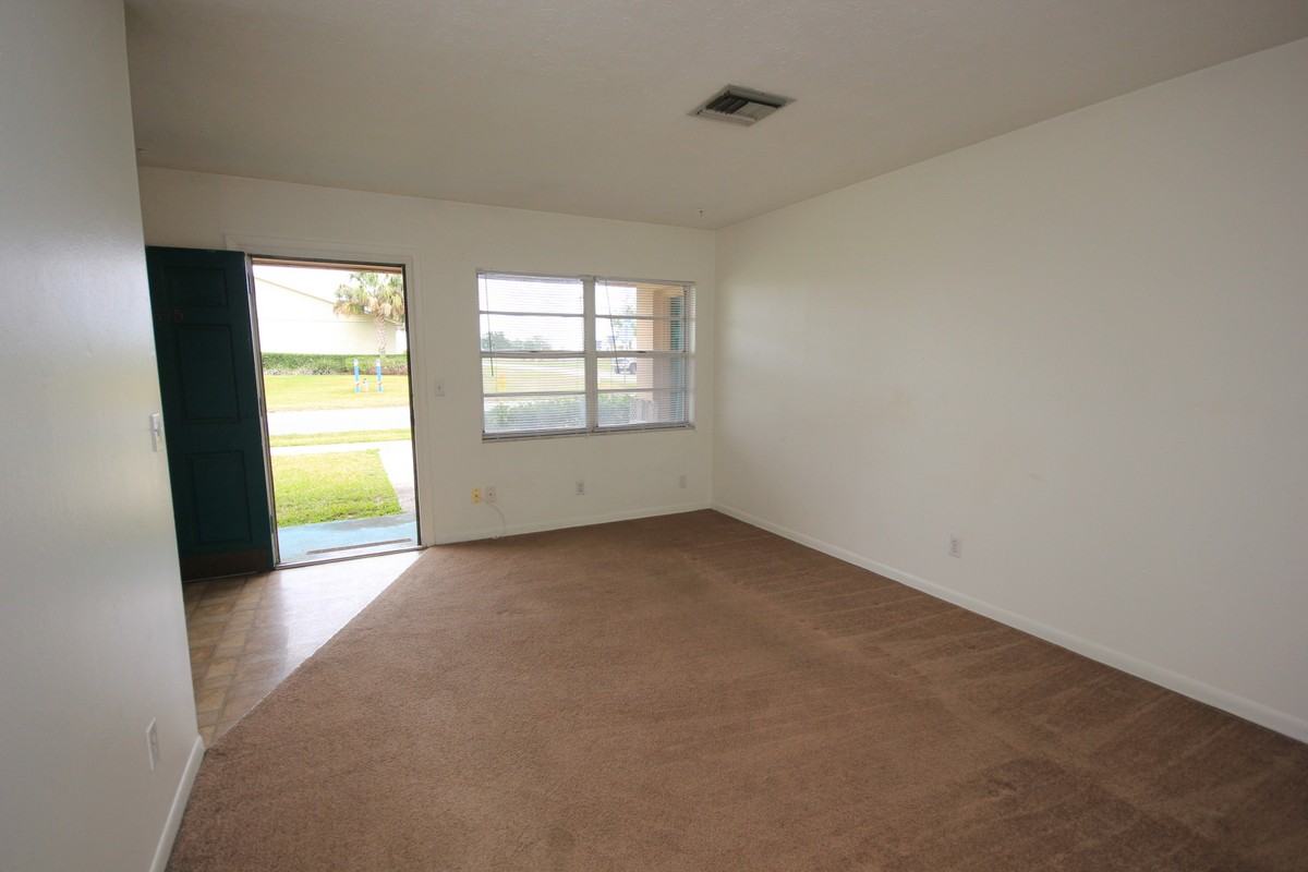 12615 Curley St - Photo 3 of 14