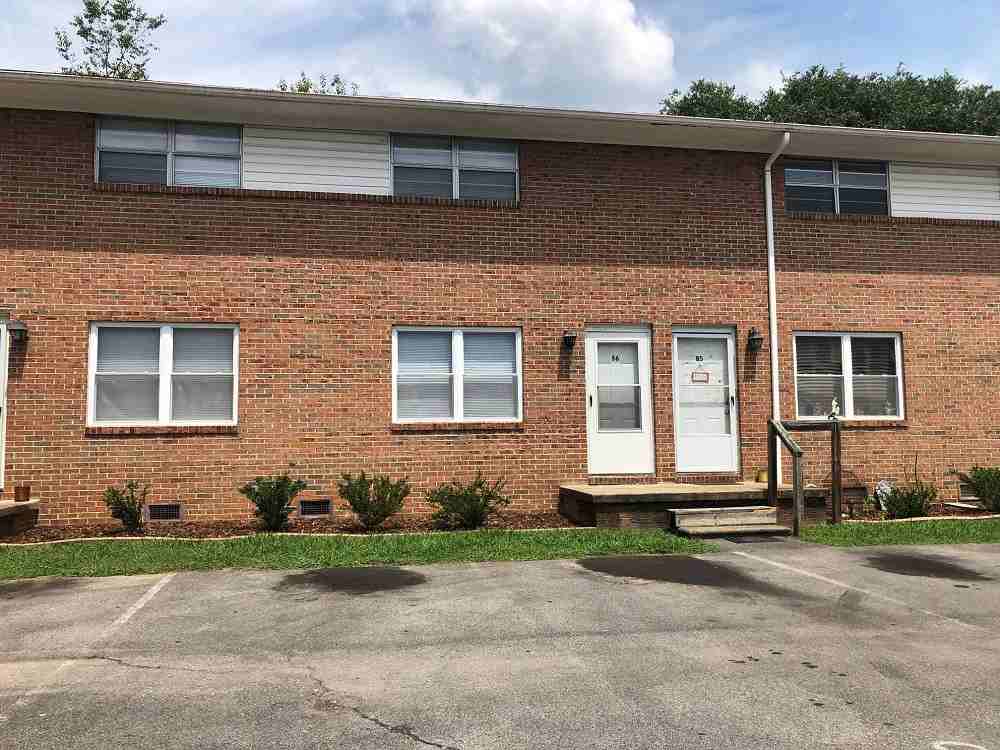 1404 Bloomingdale Rd - Photo 2 of 10