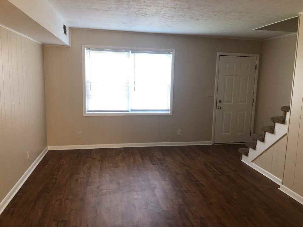 1404 Bloomingdale Rd - Photo 3 of 10