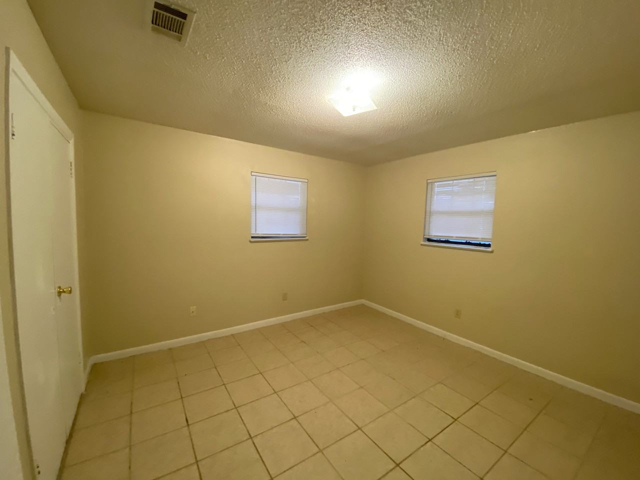 129 Twin Trees Drive - Photo 5 of 6