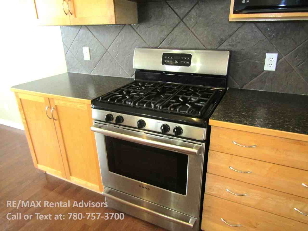 302 Rockyspring Cir Nw - Photo 3 of 25