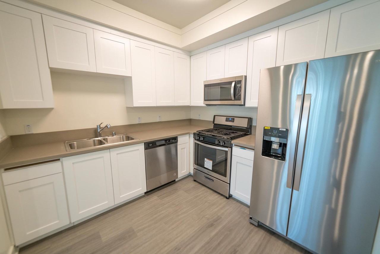 Vista NoHo - Photo 2 of 17