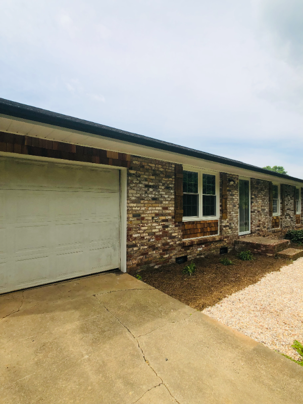 871 Windy Ridge Rd - Photo 3 of 10
