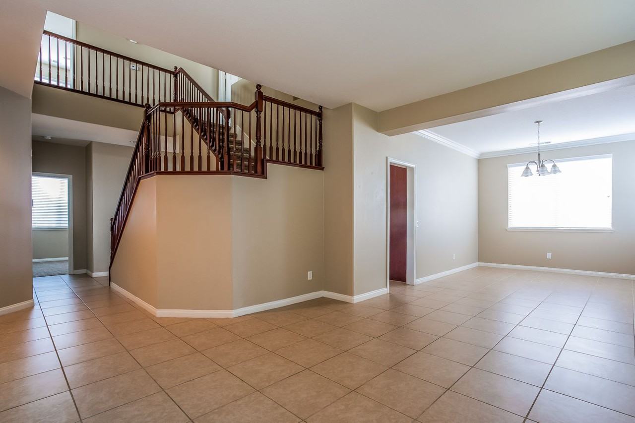 42291 Harwick Ln - Photo 2 of 19