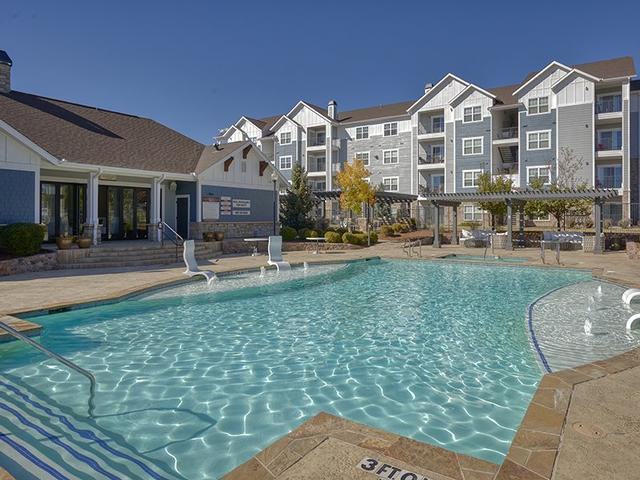 6750 Alpine Currant Vw - Photo 2 of 50