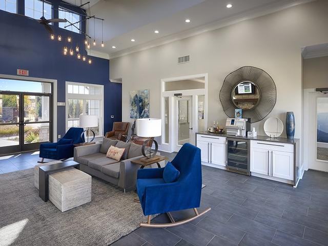 6750 Alpine Currant Vw - Photo 2 of 50