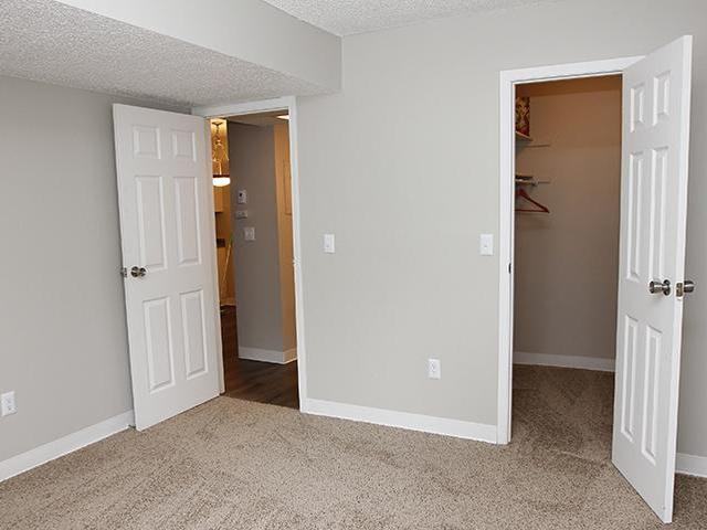 1098 S Evanston Way - Photo 3 of 42