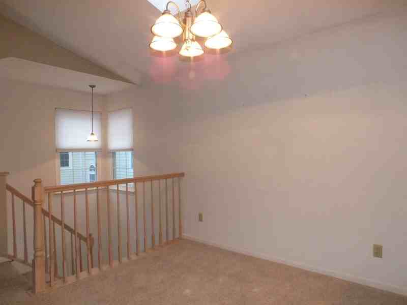 49 High Pond Ln - Photo 3 of 20