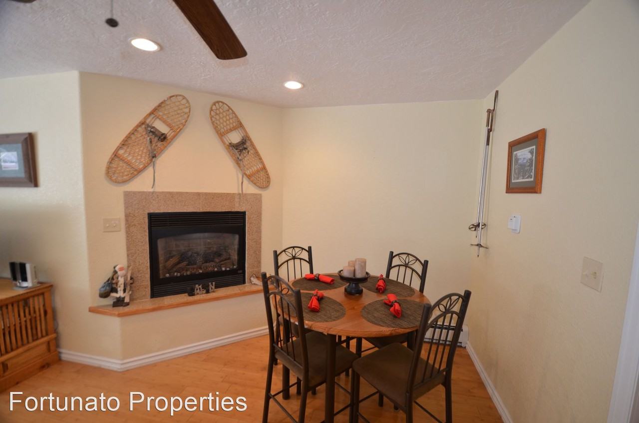 9 9 Yacht Club Condos 414 Tenderfoot St. Bldg 1 #9 - Photo 3 of 19