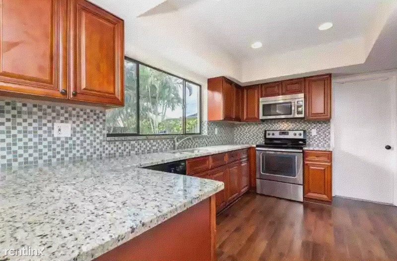 5005 Sw 104th Ave - Photo 3 of 10