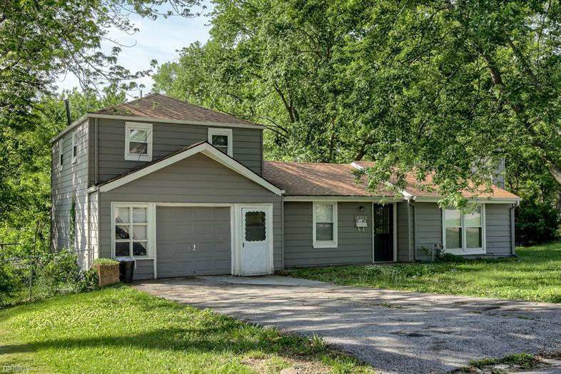 4921 Edgehill St, Kansas City, KS 66106 3 Bedroom House for 1,250