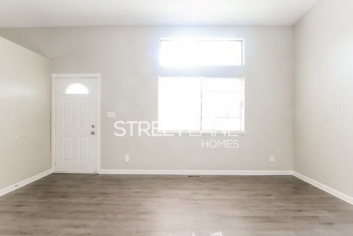 601 Woods Crossing Dr - Photo 3 of 15