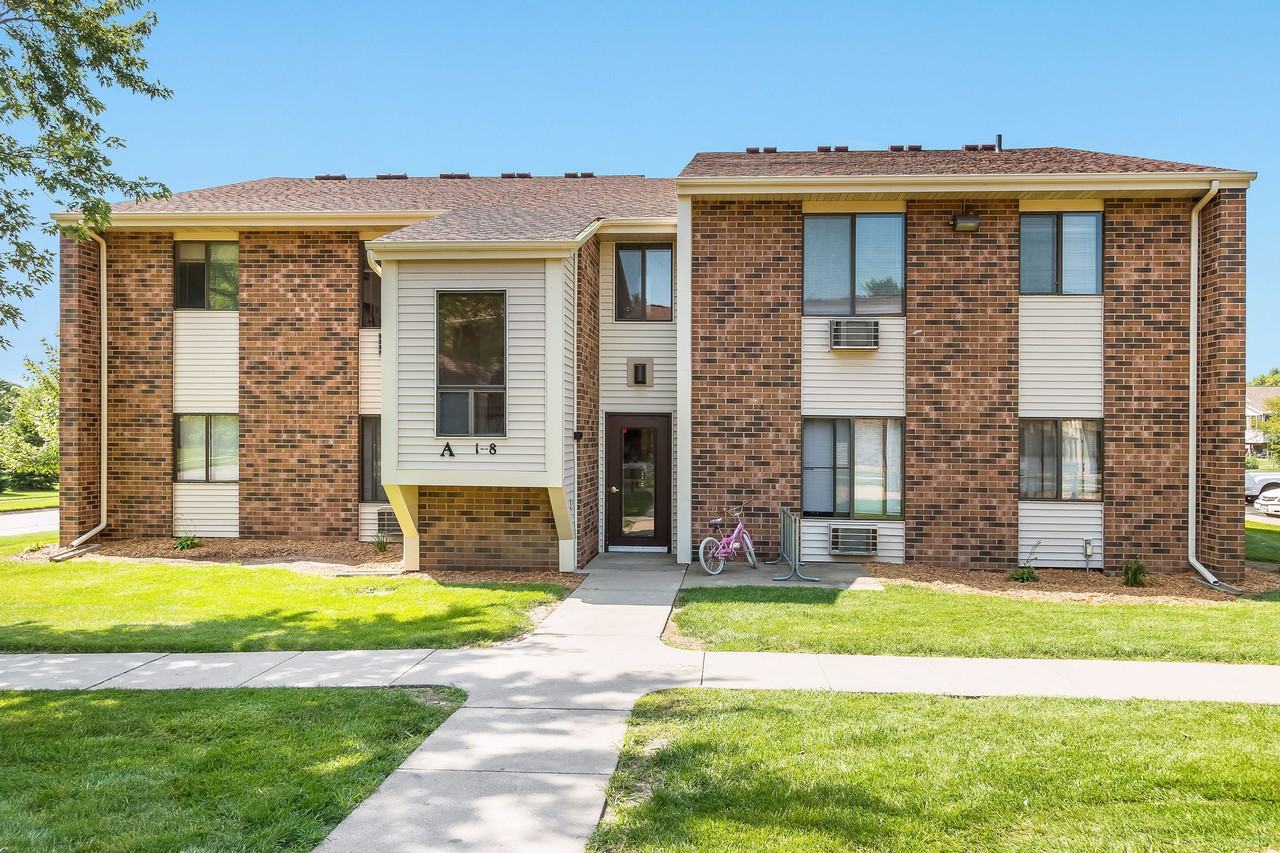 North Liberty Park Apartments - Photo 2 of 14