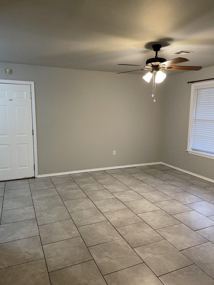 2409 N Nottingham Way #1 - Photo 2 of 8