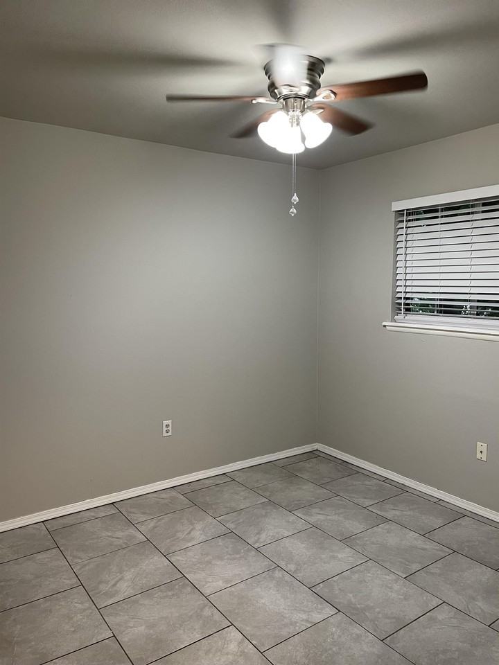 2409 N Nottingham Way #1 - Photo 6 of 8