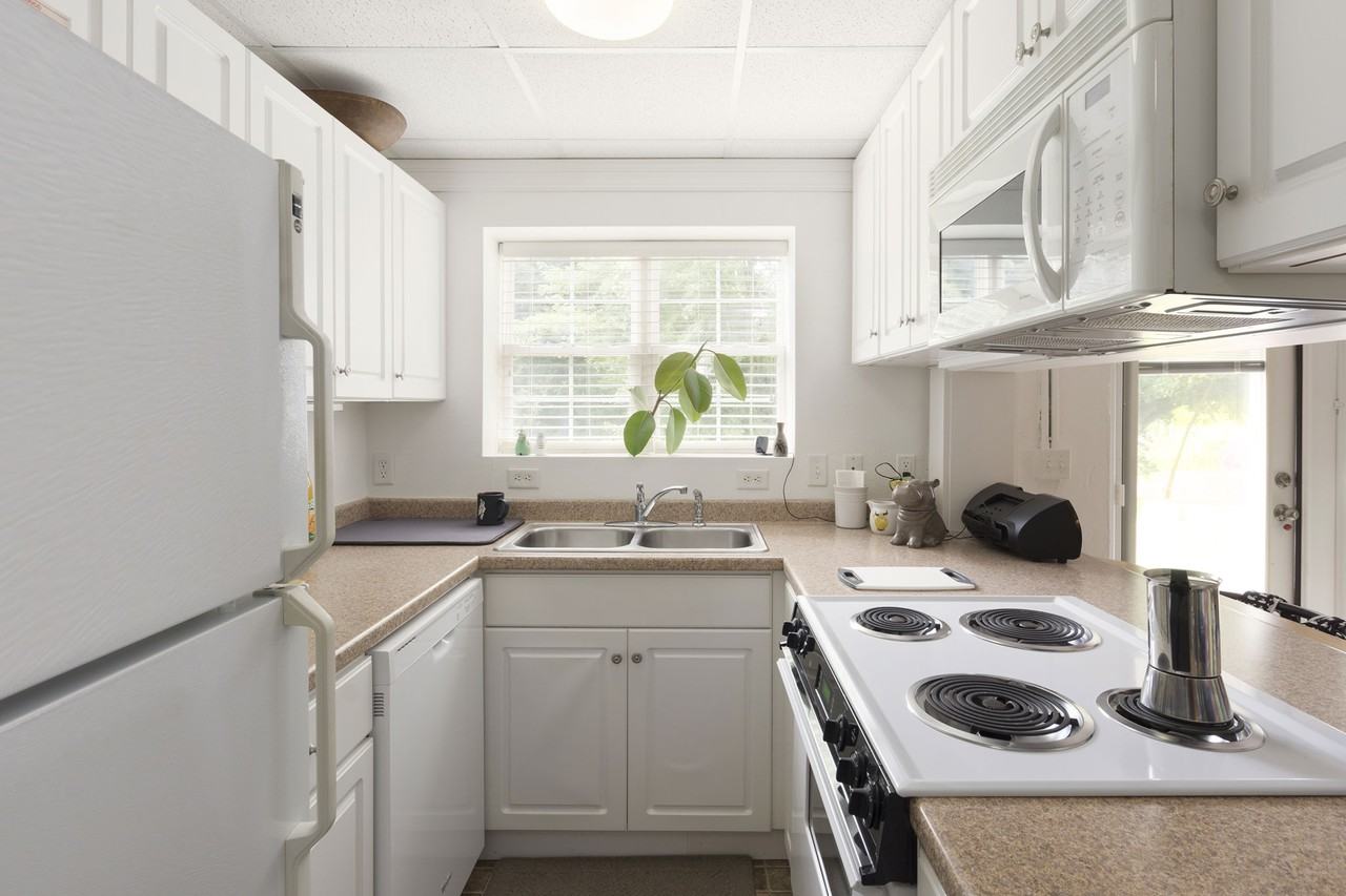 451 Kenilworth Rd #B - Photo 7 of 10