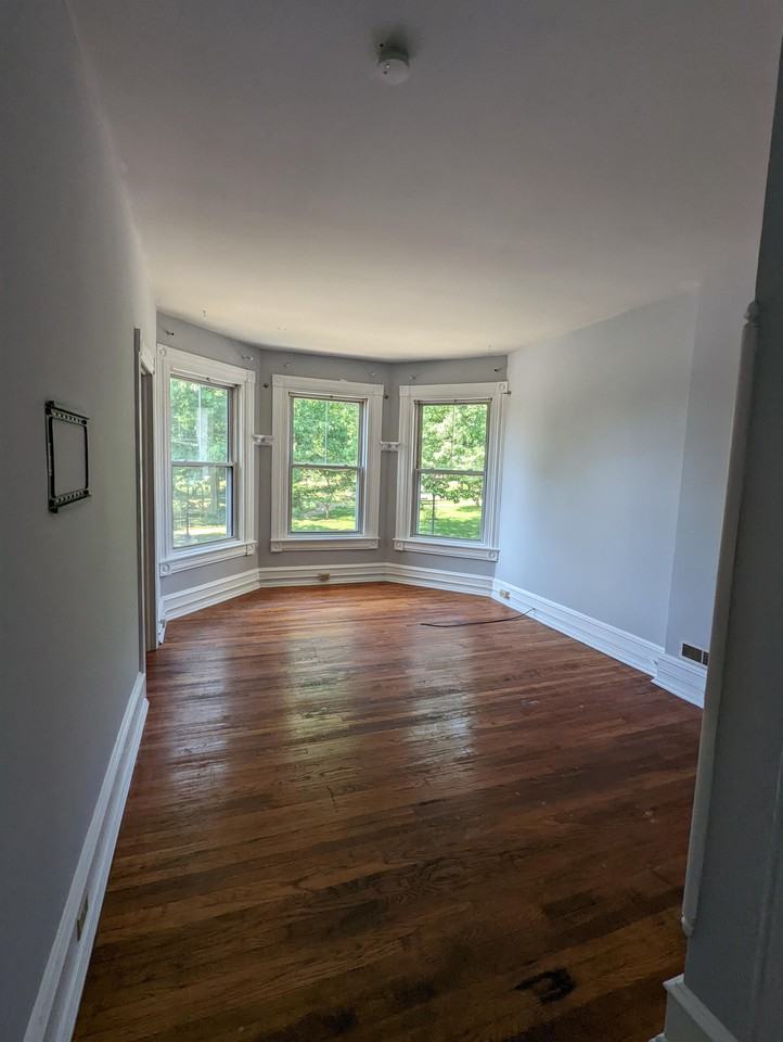 1005 Park Pl #2 - Photo 2 of 12